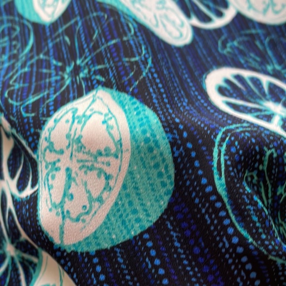 Apt. 9 Blouse V-Neck Front and Back Size XL - Picture 10 of 12